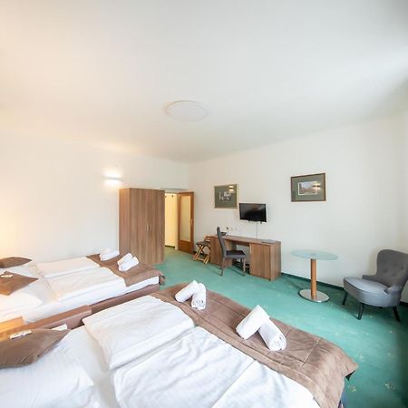Hotel Bergwirt Schoenbrunn Vienne Extérieur photo