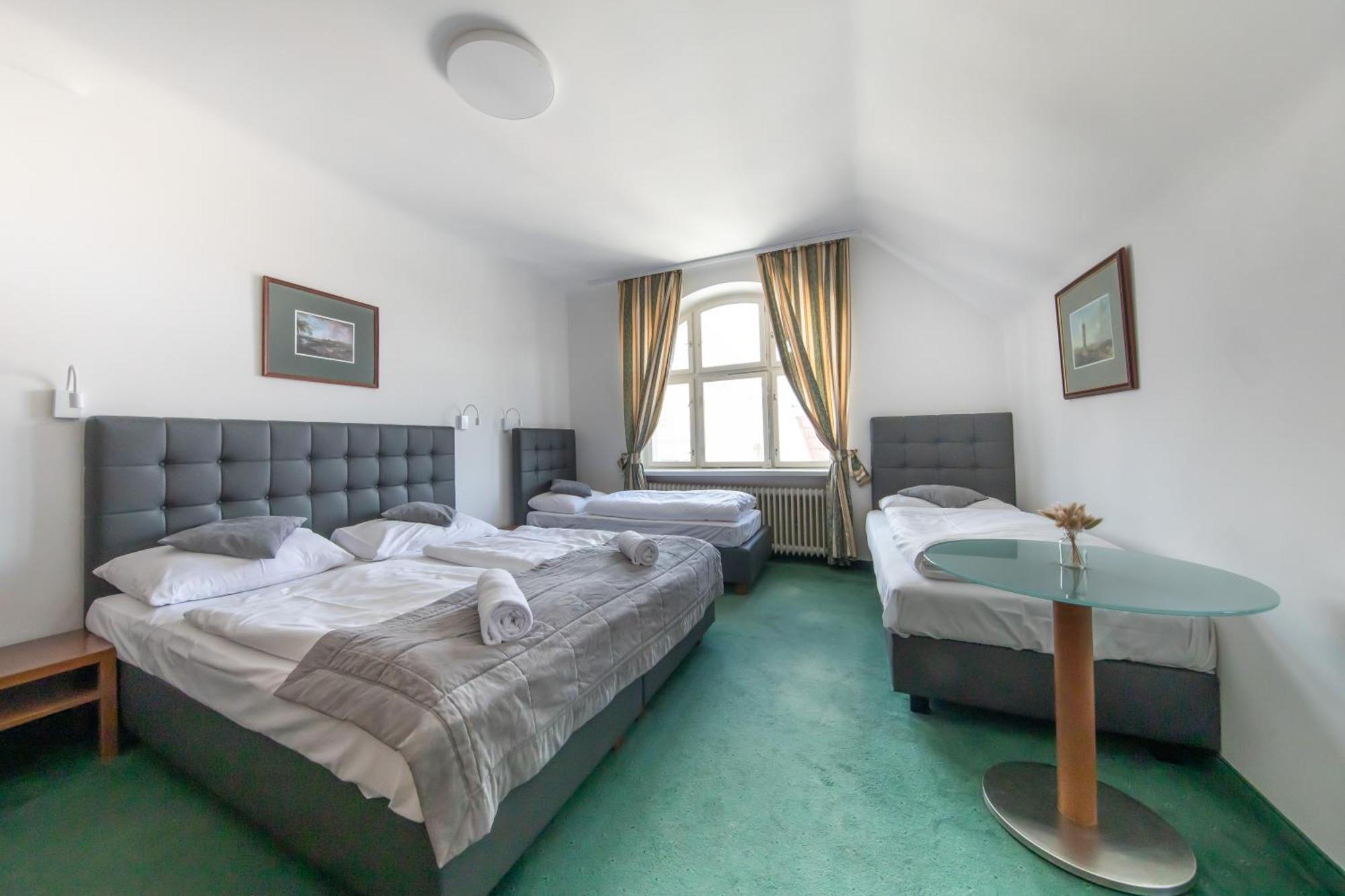 Hotel Bergwirt Schoenbrunn Vienne Extérieur photo