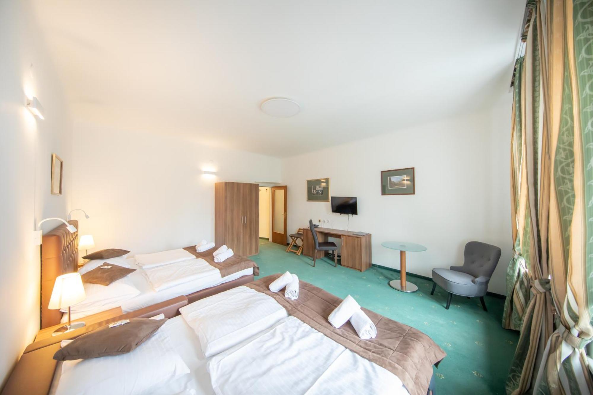 Hotel Bergwirt Schoenbrunn Vienne Extérieur photo
